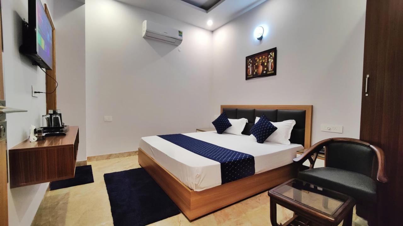 Hotel Park Hills Mohali Bagian luar foto