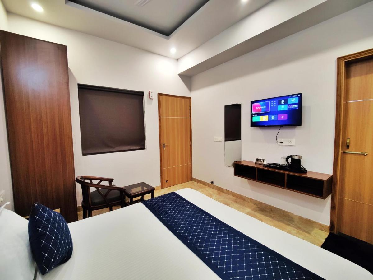 Hotel Park Hills Mohali Bagian luar foto