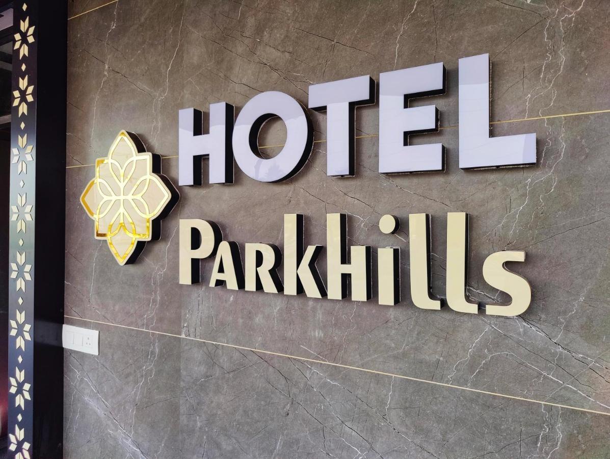 Hotel Park Hills Mohali Bagian luar foto