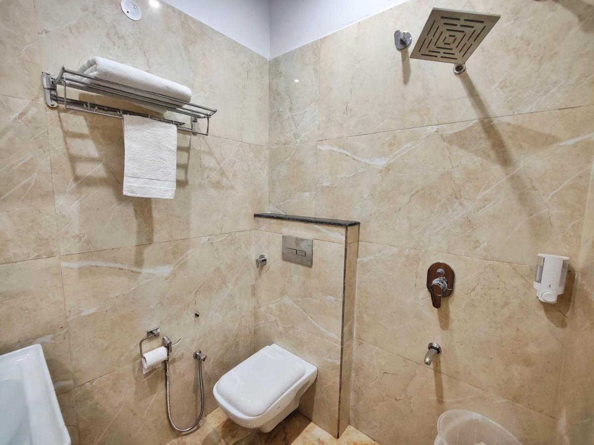 Hotel Park Hills Mohali Bagian luar foto