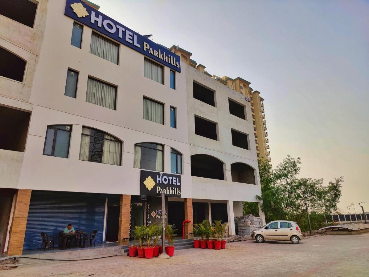 Hotel Park Hills Mohali Bagian luar foto