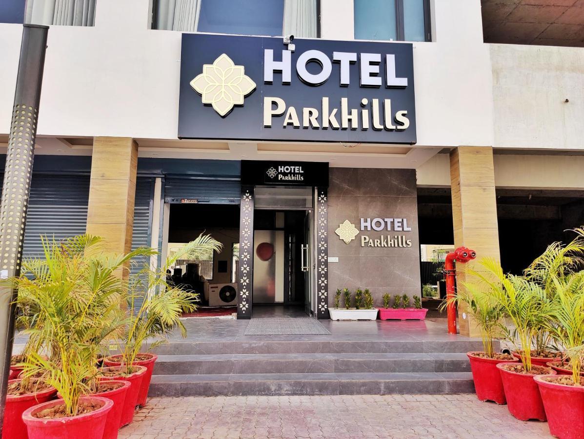 Hotel Park Hills Mohali Bagian luar foto